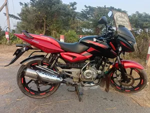 বাজাজ পালসার ১৫০ ২০১৭ কালো