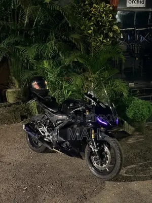 Yamaha 2022 Black