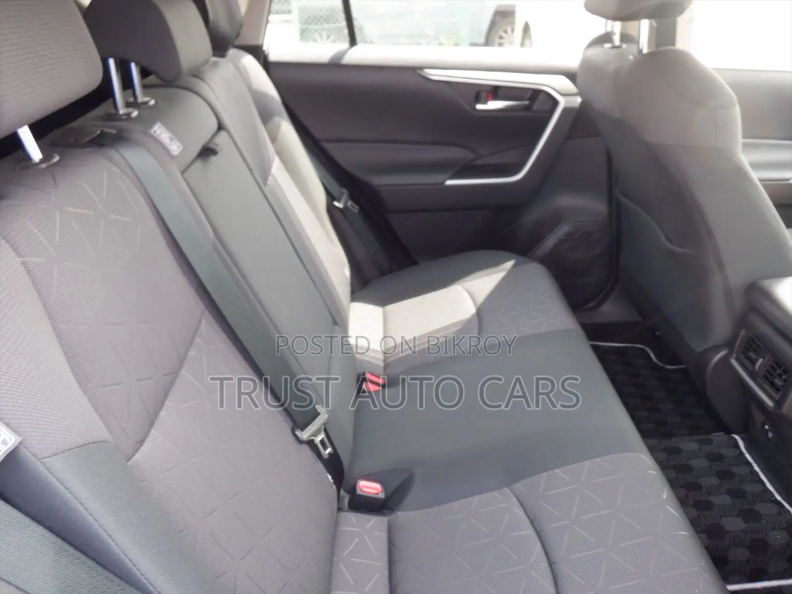 Toyota RAV4 2021 Pearl