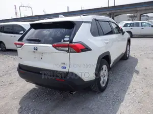 Toyota RAV4 2021 Pearl