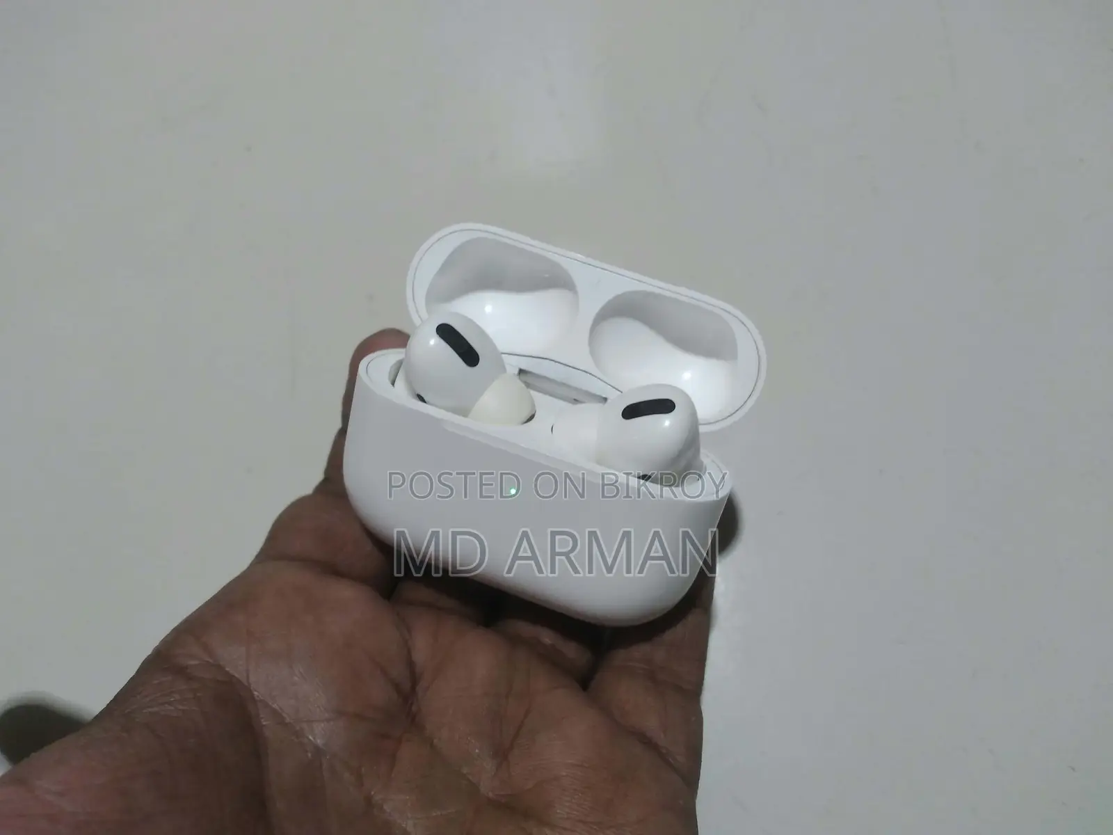 Apple AirPods Pro 1st Gen