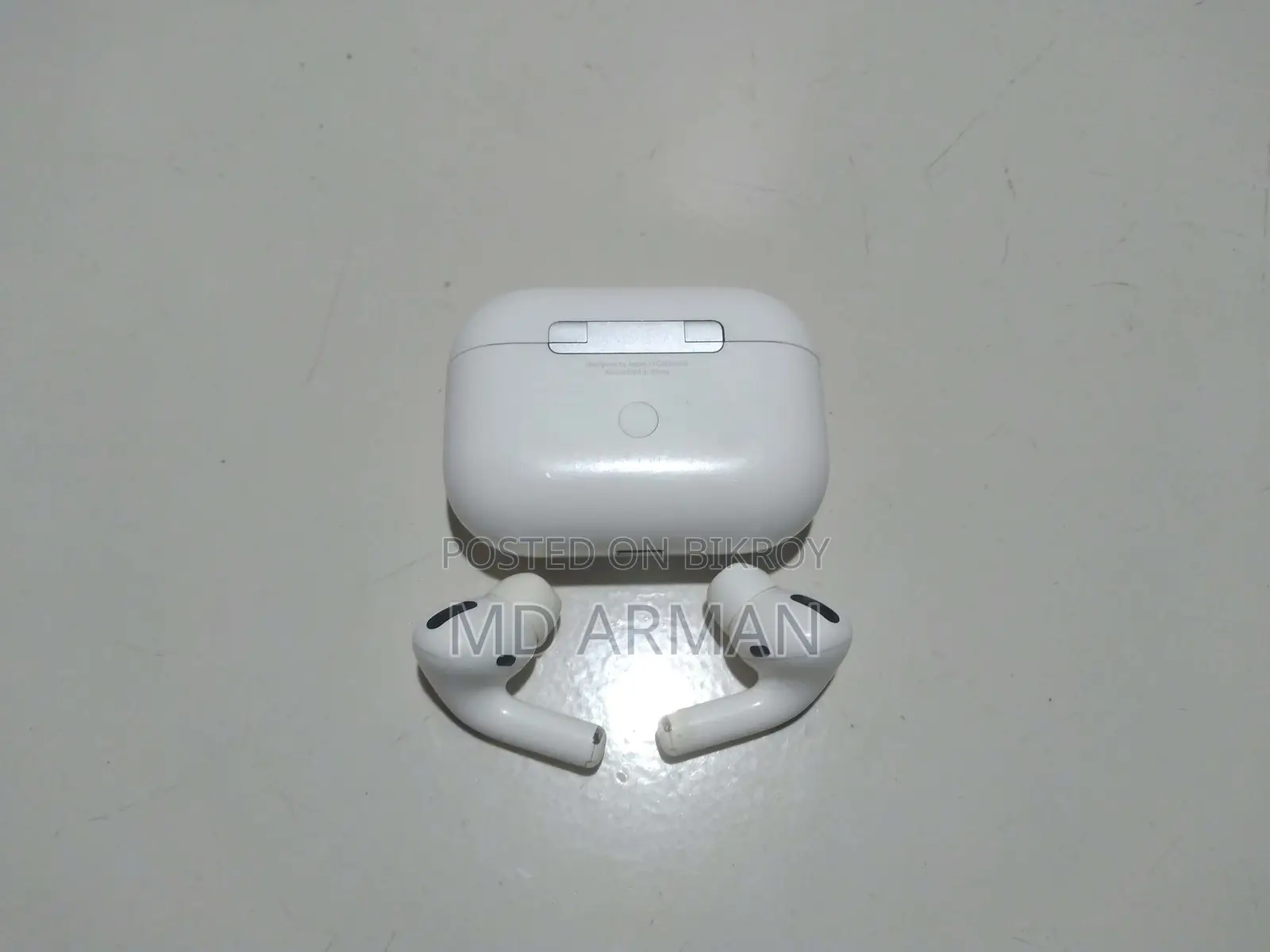 Apple AirPods Pro 1st Gen