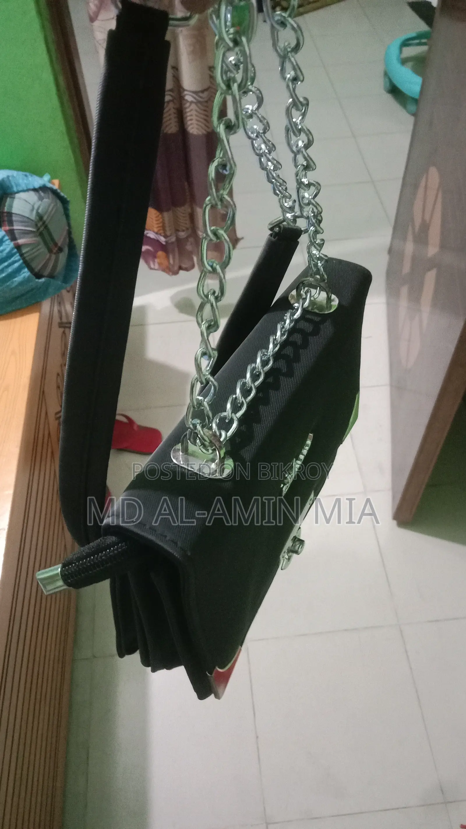 লেডিস ভ্যানিটি ব্যাগ