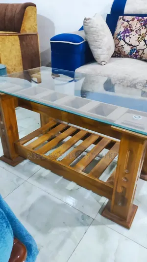 সেন্টার টেবিল