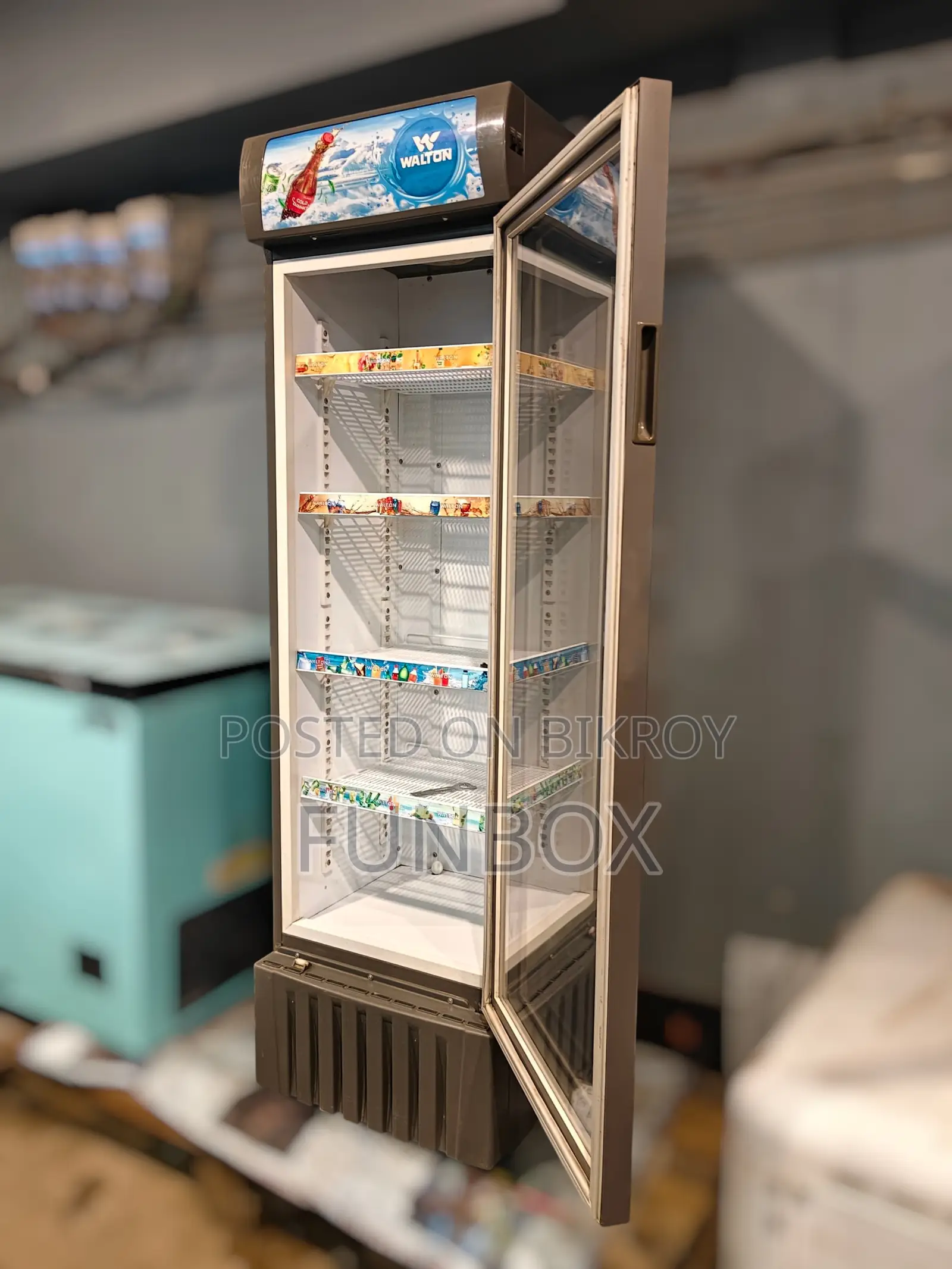 Used Walton 260 Litre Beverage Cooler Model