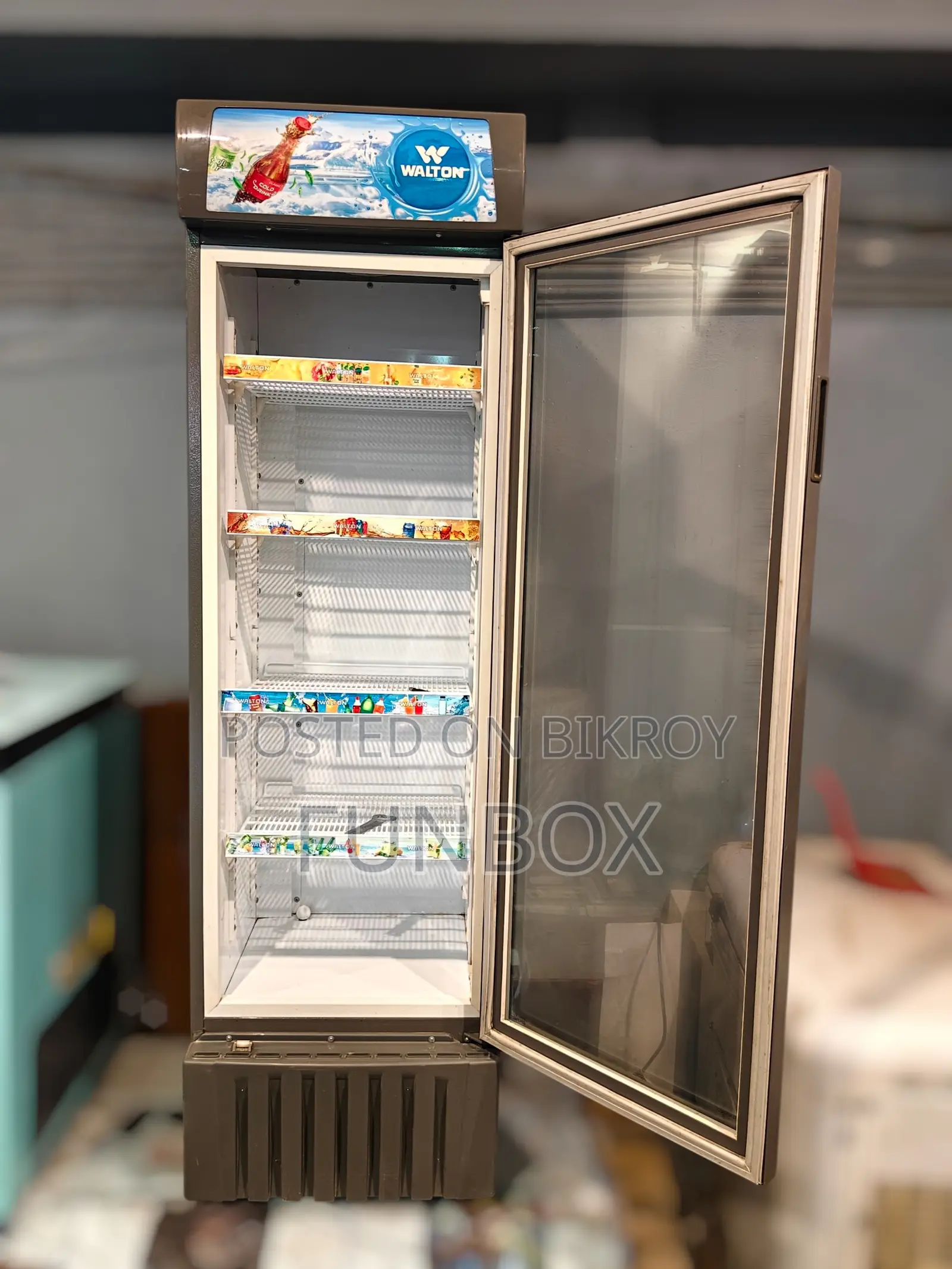 Used Walton 260 Litre Beverage Cooler Model