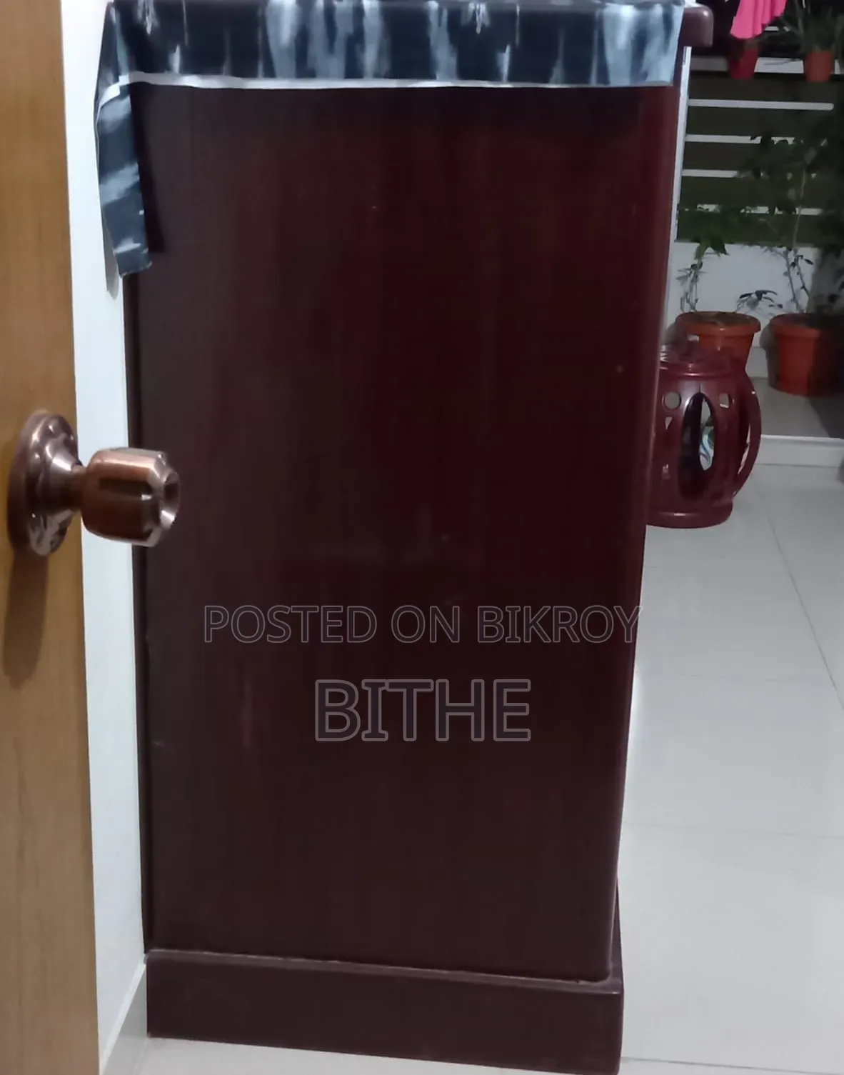 মেহগনি কাঠের ওয়ারড্রোব