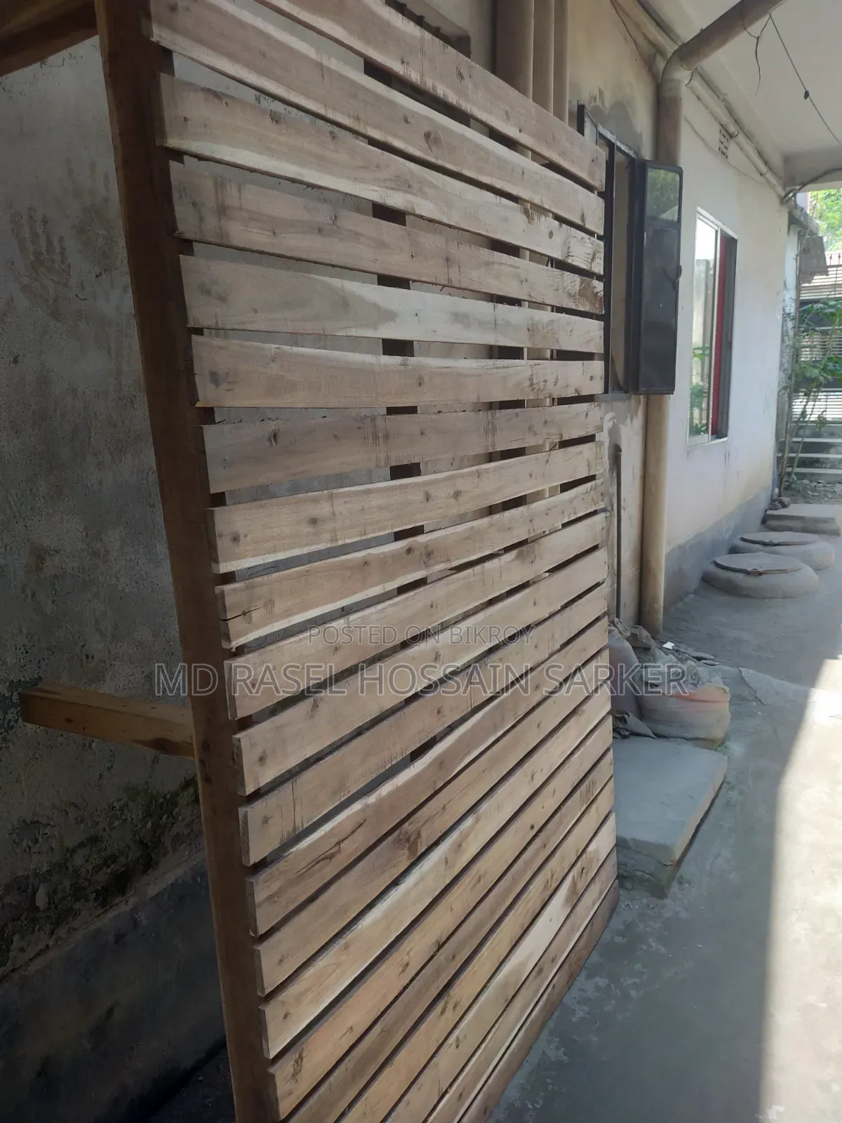 চৌকি বিক্রি হবে