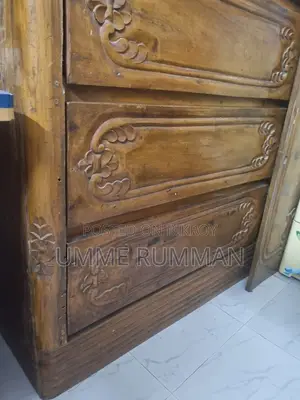 উডেন ওয়ার্ডরোব