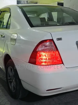 টয়োটা করোল্লা ২০০৬ সাদা