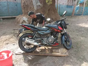 Bajaj Avenger 150 Street 2022 Black