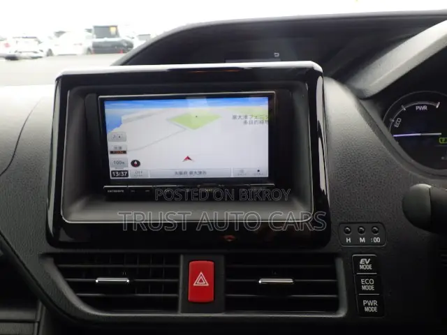Toyota Noah 2021 Pearl