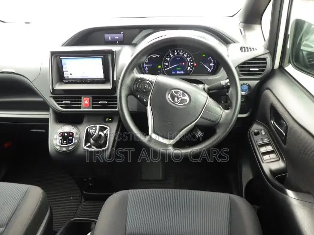 Toyota Noah 2021 Pearl