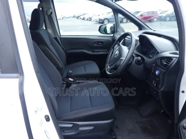 Toyota Noah 2021 Pearl
