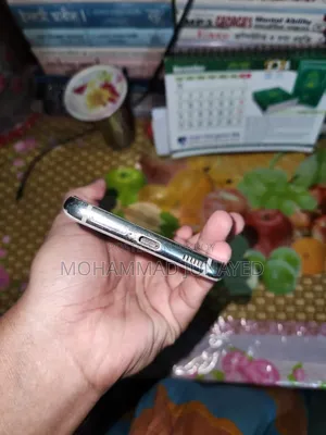 স্যামসাং গ্যালাক্সি এস২১ ৫জি ১২৮ জিবি হোয়াইট