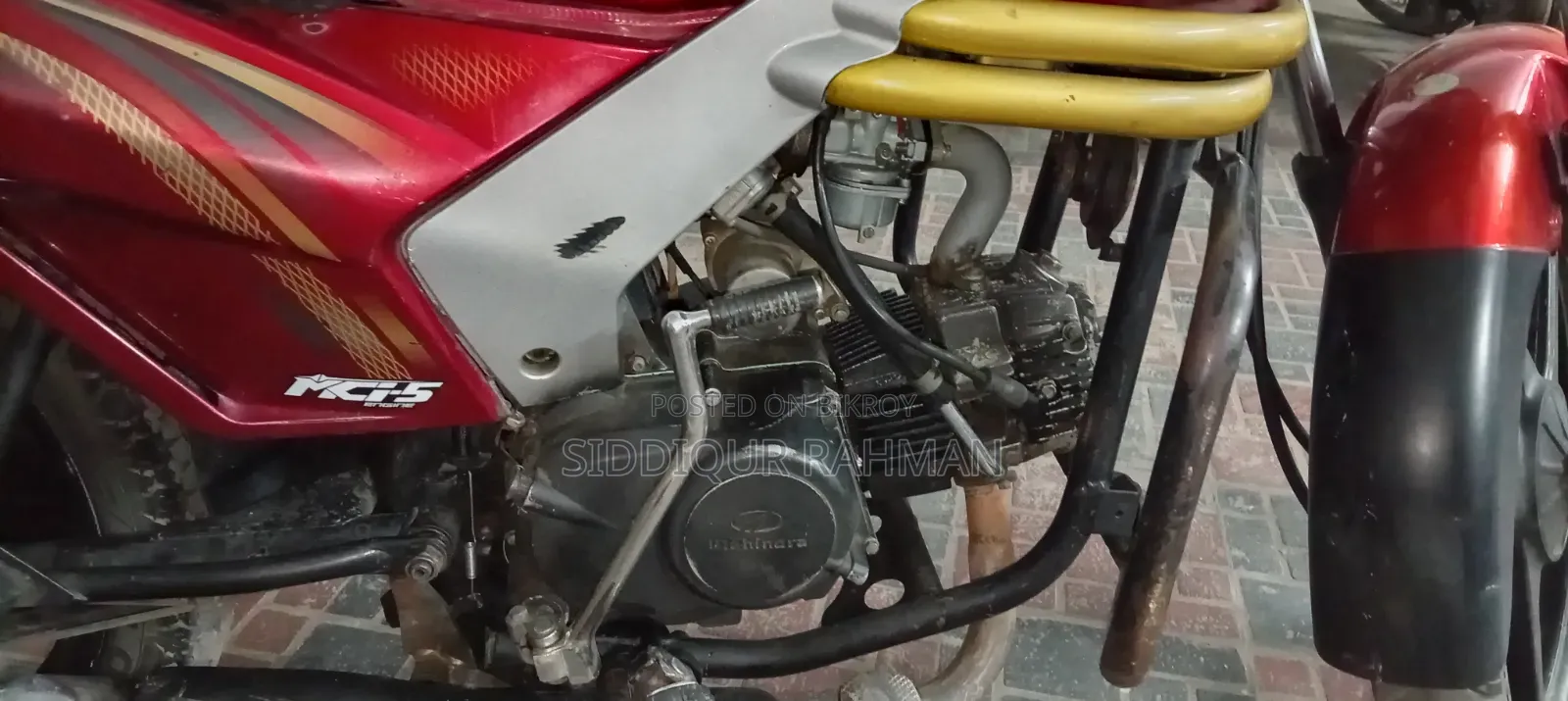 Mahindra Centuro 2015 Red