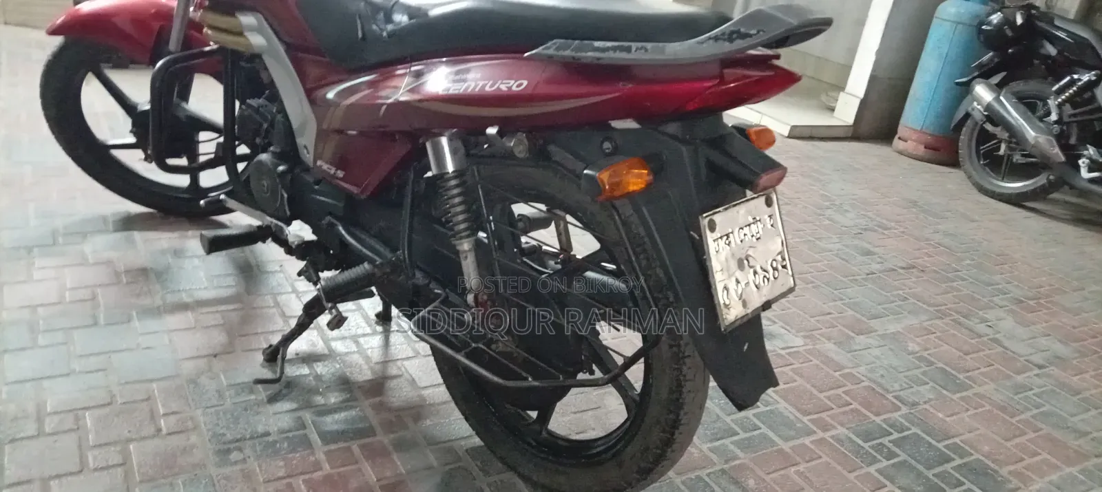 Mahindra Centuro 2015 Red