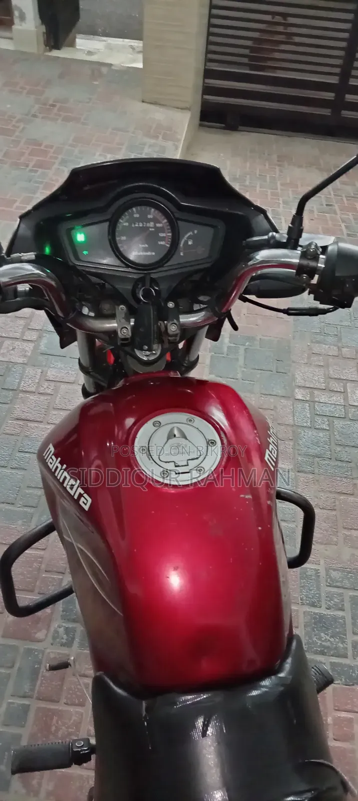 Mahindra Centuro 2015 Red