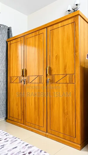 সেগুন কাঠের আলমিরা