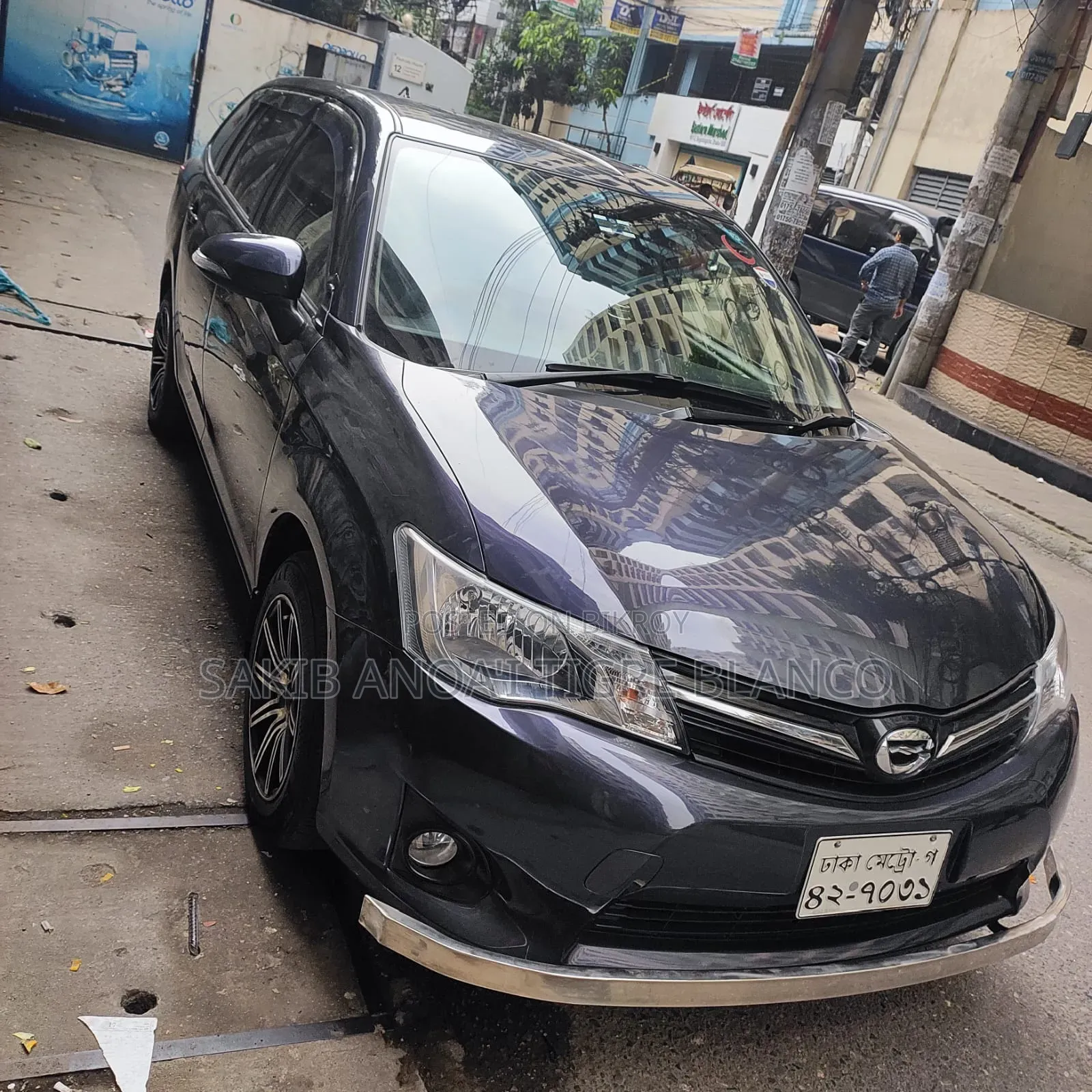টয়োটা এক্সিও ২০১৩ কালো