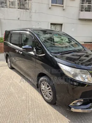 টয়োটা এসকুইয়ার ২০১৪ কালো