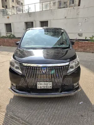টয়োটা এসকুইয়ার ২০১৪ কালো