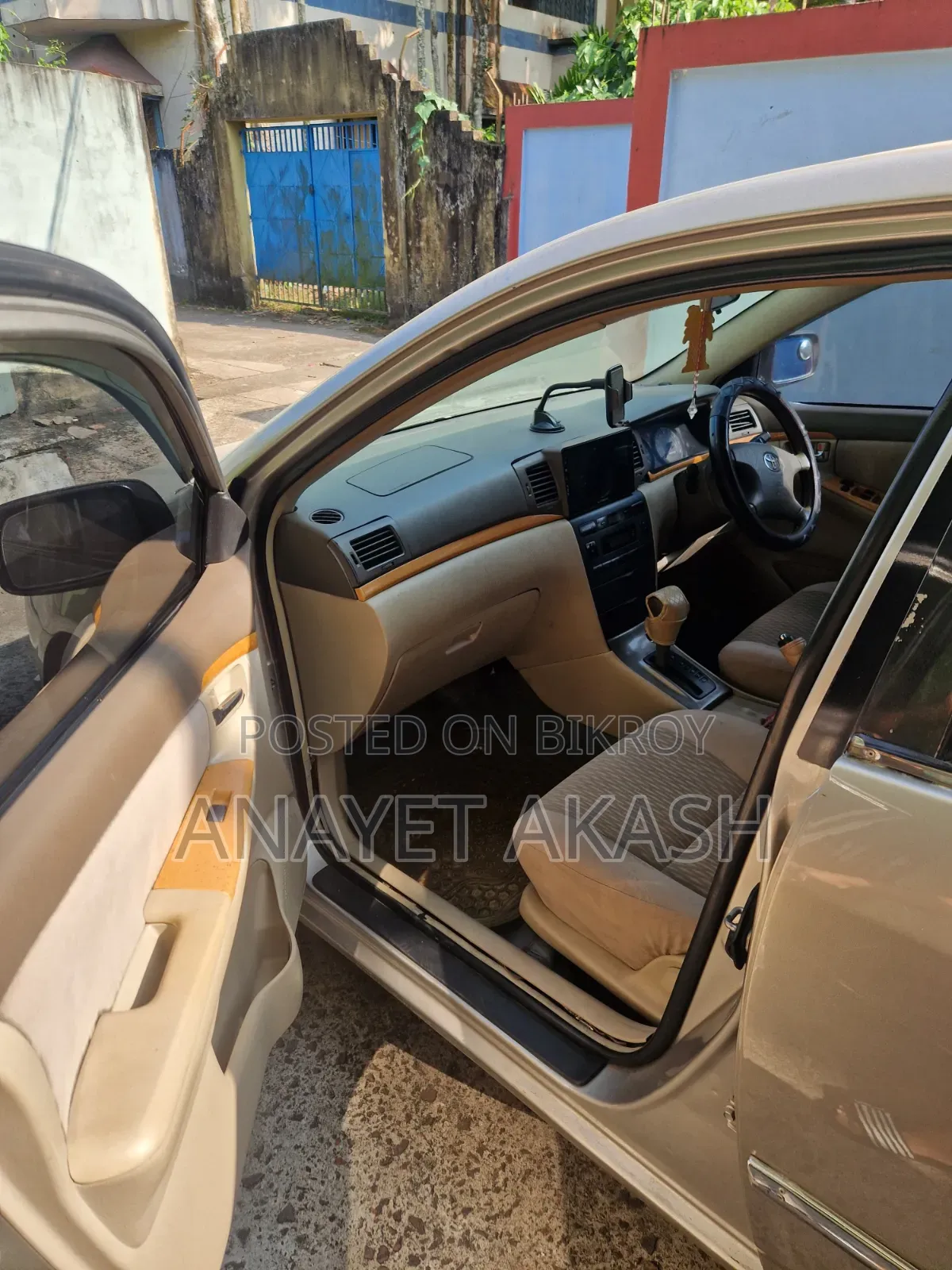 Toyota Corolla 2004 Gold