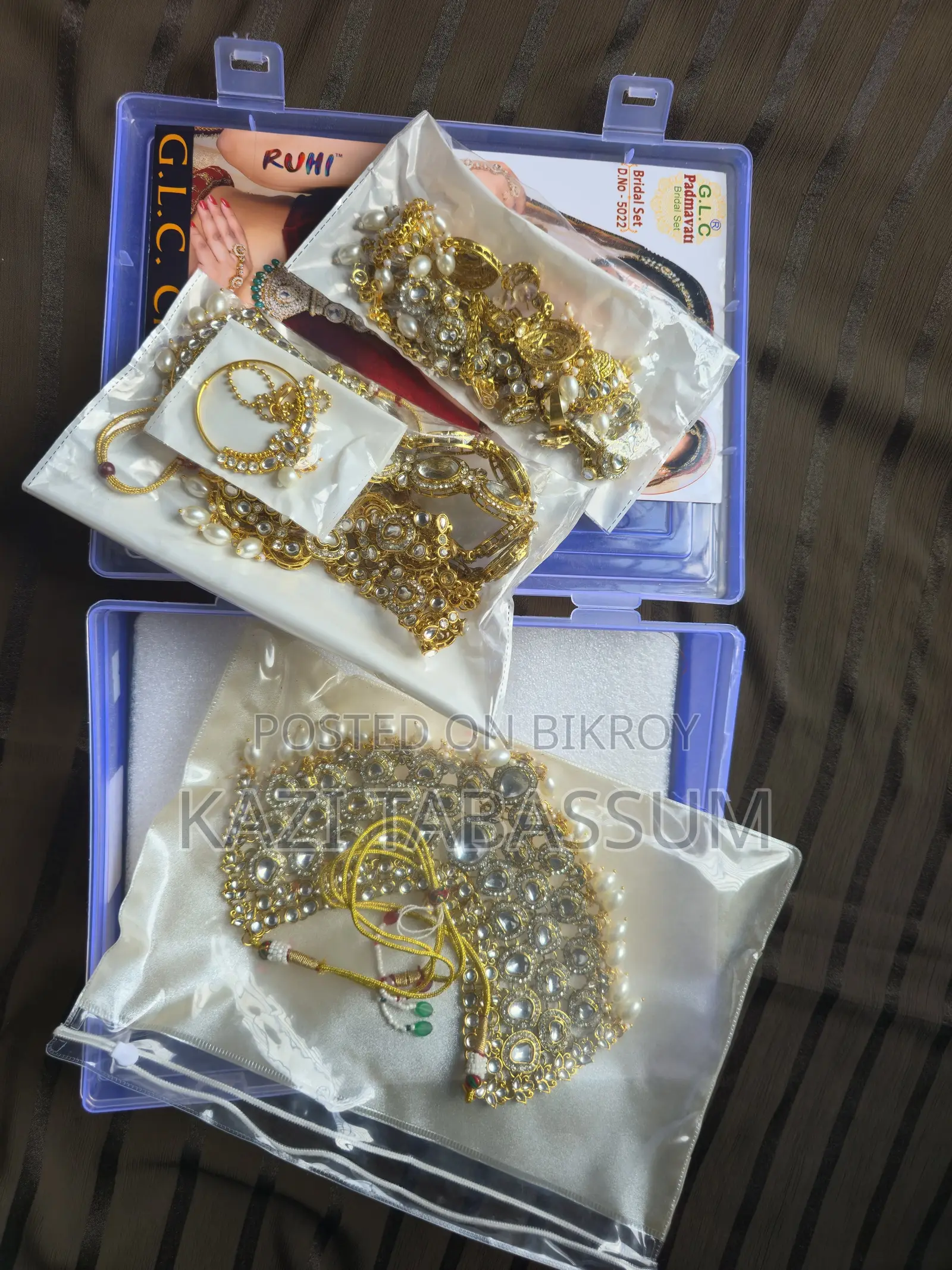 Unused Pakistani Kundan Bridal Jewellery Set.