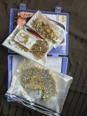 Unused Pakistani Kundan Bridal Jewellery Set.