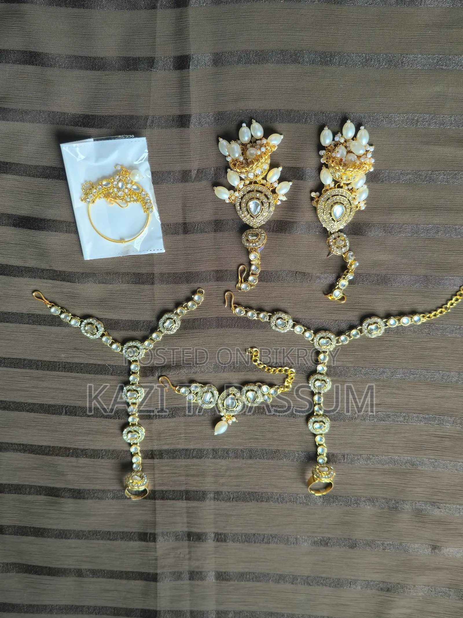 Unused Pakistani Kundan Bridal Jewellery Set.