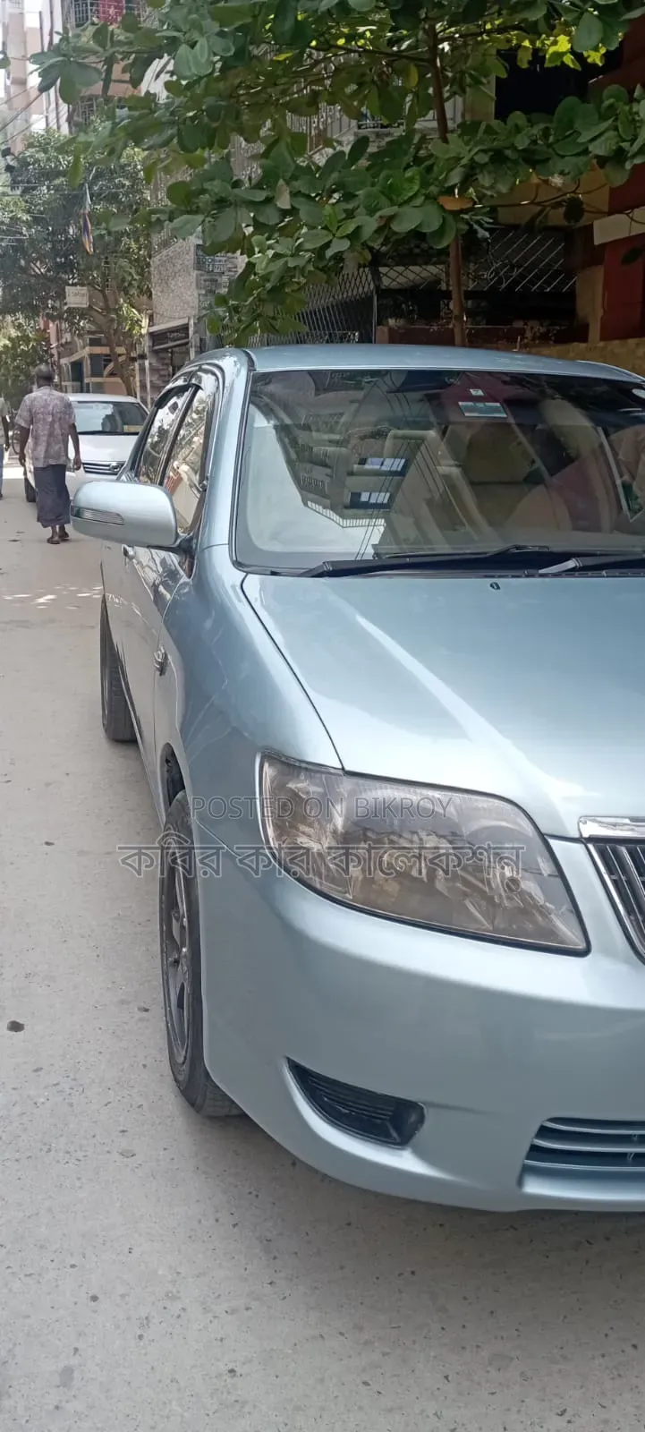 টয়োটা করোল্লা ২০০৪ নীল