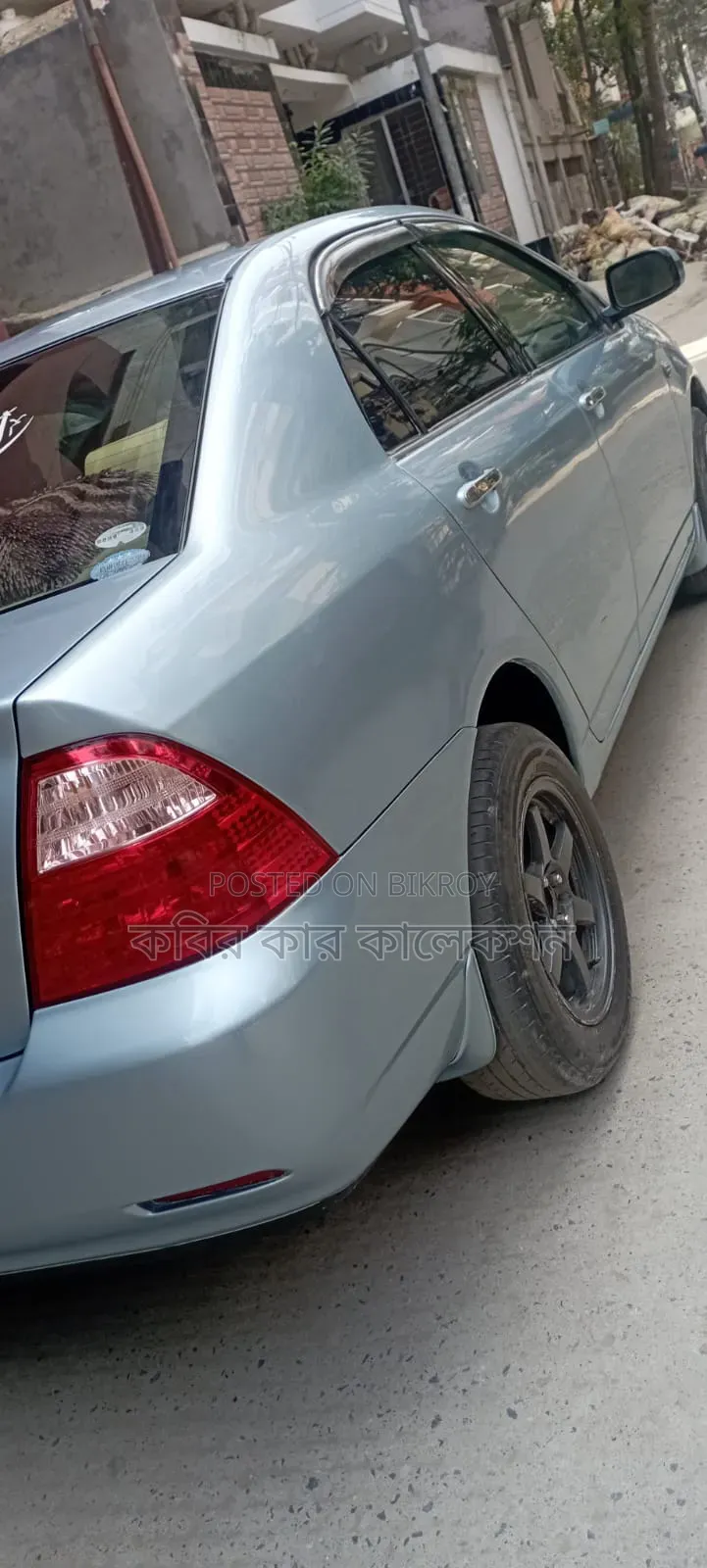 টয়োটা করোল্লা ২০০৪ নীল