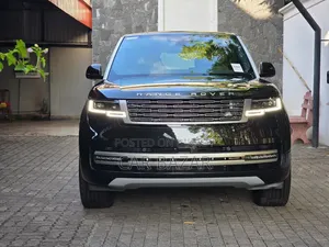 নতুন ল্যান্ড রোভার রেঞ্জ রোভার পি৫৩০ অটোবায়োগ্রাফি এলডব্লিউবি ২০২৬ কালো
