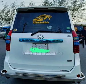 Toyota Noah 2013 Pearl