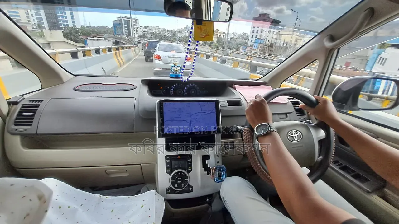 Toyota Noah 2013 Pearl