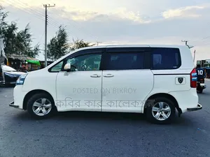 Toyota Noah 2013 Pearl