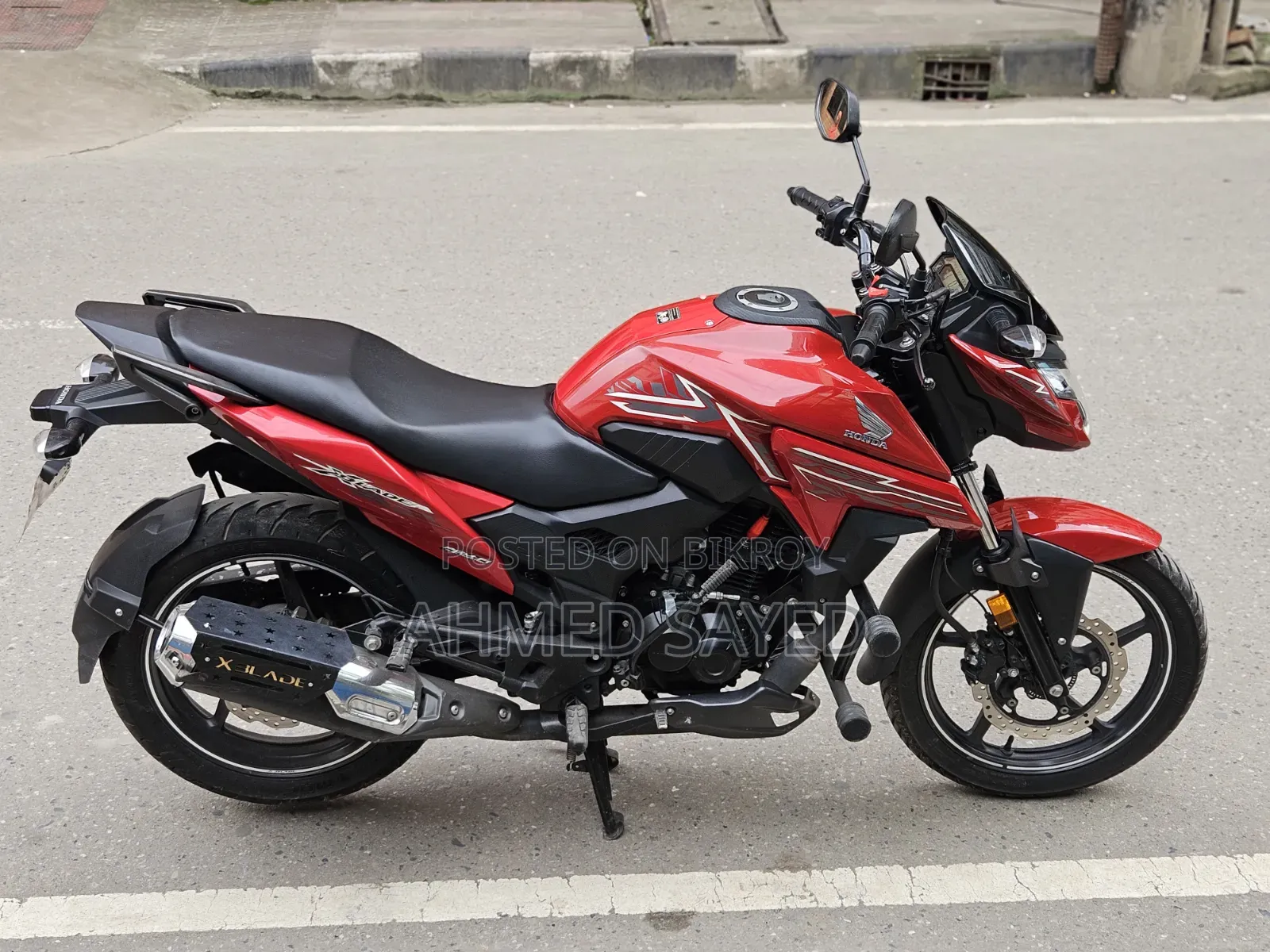 হোন্ডা এক্স-ব্লেড ১৬০ ২০২৫ লাল