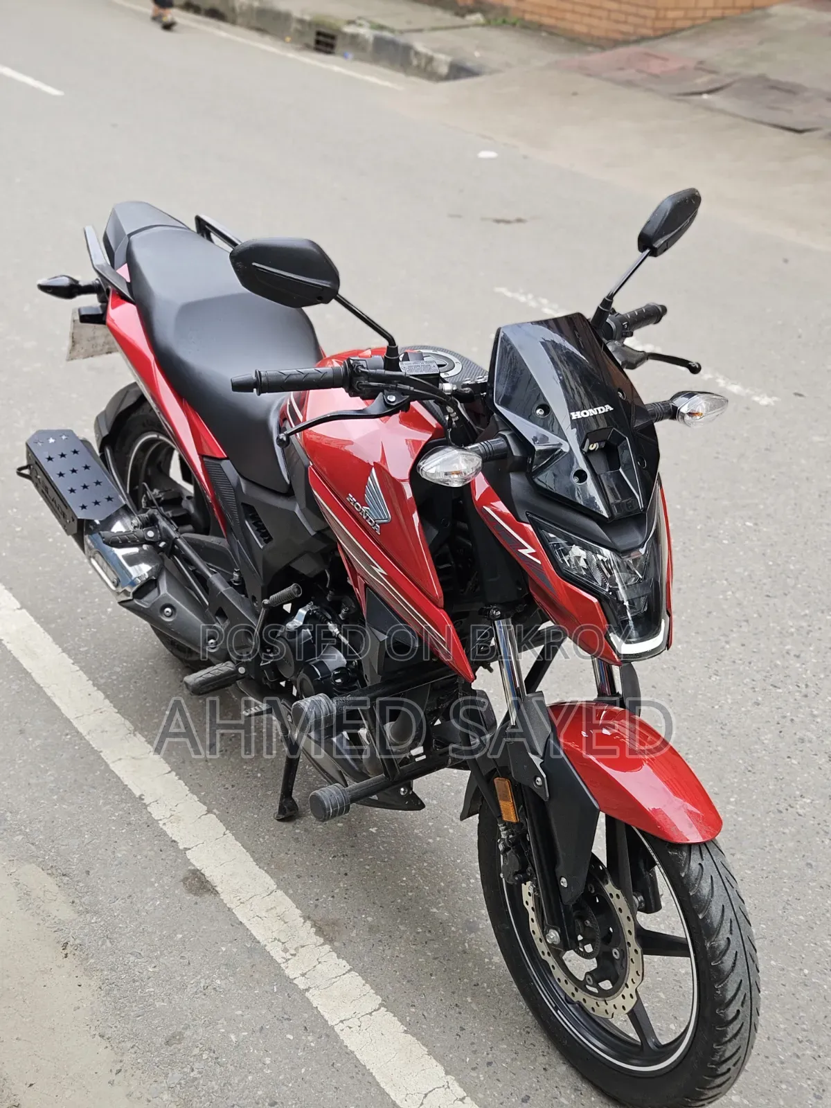 হোন্ডা এক্স-ব্লেড ১৬০ ২০২৫ লাল