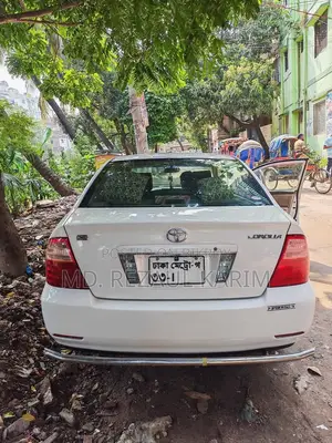 Toyota Corolla Sedan 2005 White