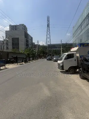 বসুন্ধরা এন ব্লক ১৮ কাটা দক্ষিণমুখী প্লট বিক্রি।