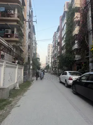 বসুন্ধরা এম ব্লক ৭.৫ কাঠা প্লট বিক্রি হবে।