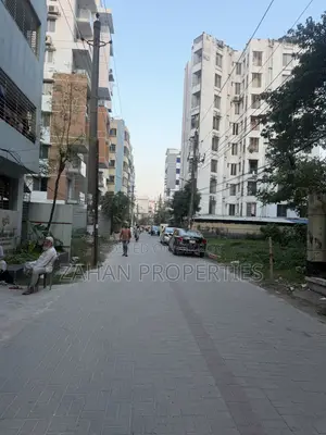 বসুন্ধরা এম ব্লক ৭.৫ কাঠা প্লট বিক্রি হবে।