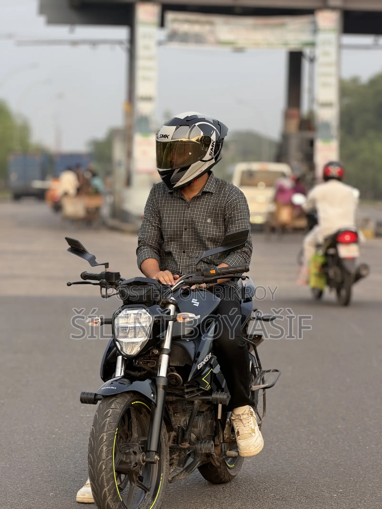 SMK Helmet