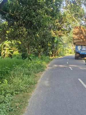 ৩০ ফিট রাস্তার পাশে সুলভ মূল্যে বাণিজ্যিক  ও আবাসিক জমি বিক্রয়