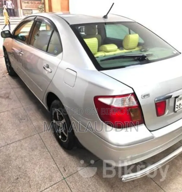 Toyota Premio 1.5 Front-Wheel Drive 2004 Silver