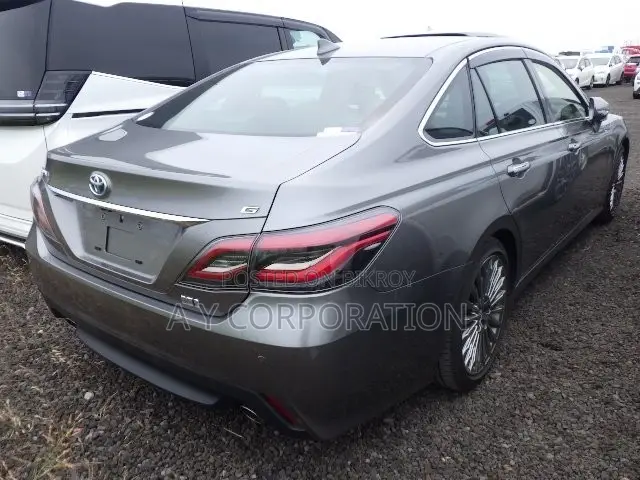 Toyota Crown 2021 Gray