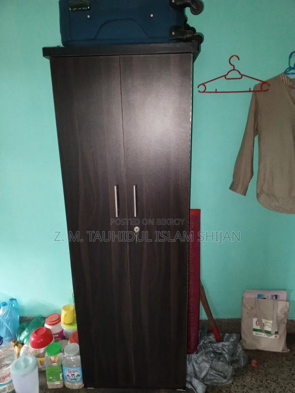 ডাবল ডোর সিঙ্গেল আলমারির জন্য বিক্রি