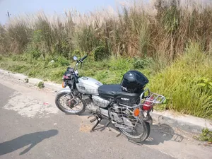 ইয়ামাহা ১৯৯৭ সিলভার