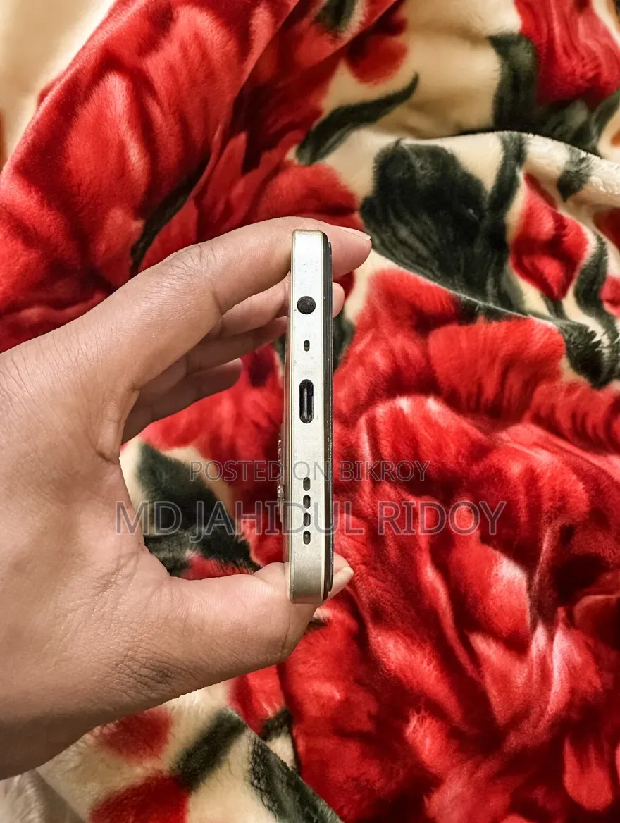 রিয়েলমি সি৫৩ ১২৮ জিবি গোল্ড