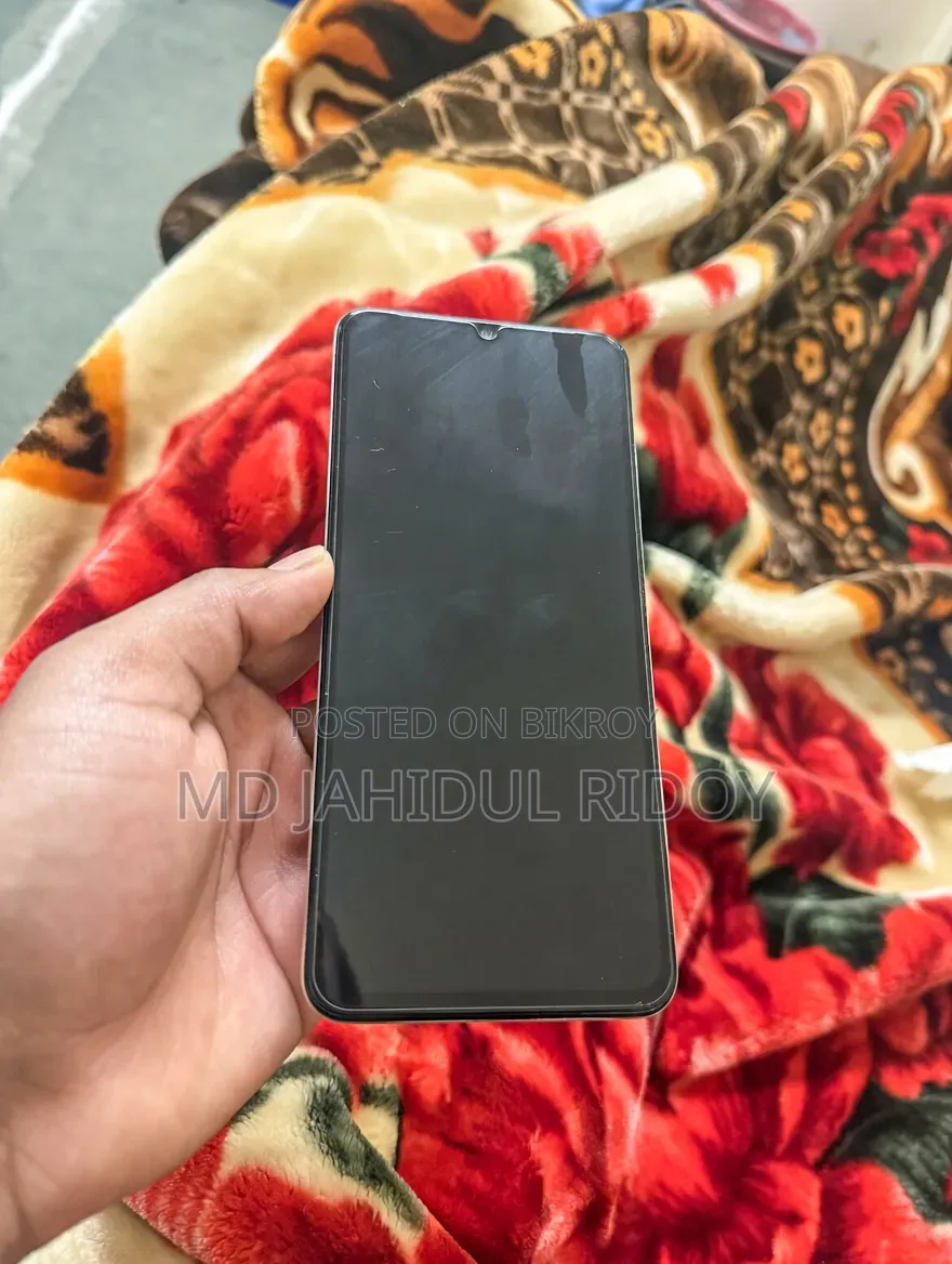 রিয়েলমি সি৫৩ ১২৮ জিবি গোল্ড